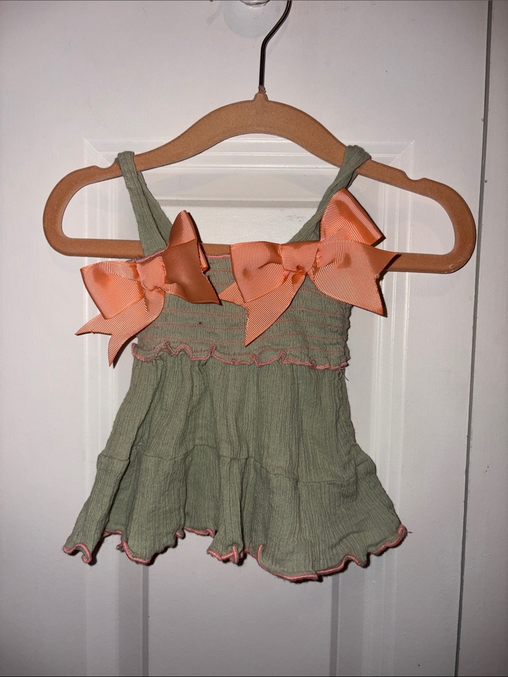 Source Unknown Kids Green Tank Top with Peach Bows